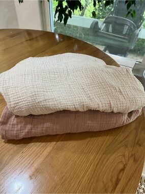 Mushie Extra Soft Muslin 2 Crib Sheets Natural & Fog Colors